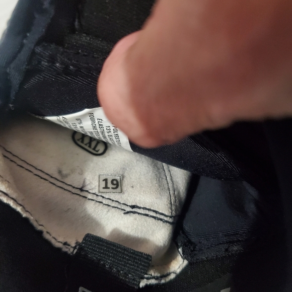 Under Armour Black and Gray Combat Football Gloves Padded Soft Inserts Sz XXL - Picture 10 of 11